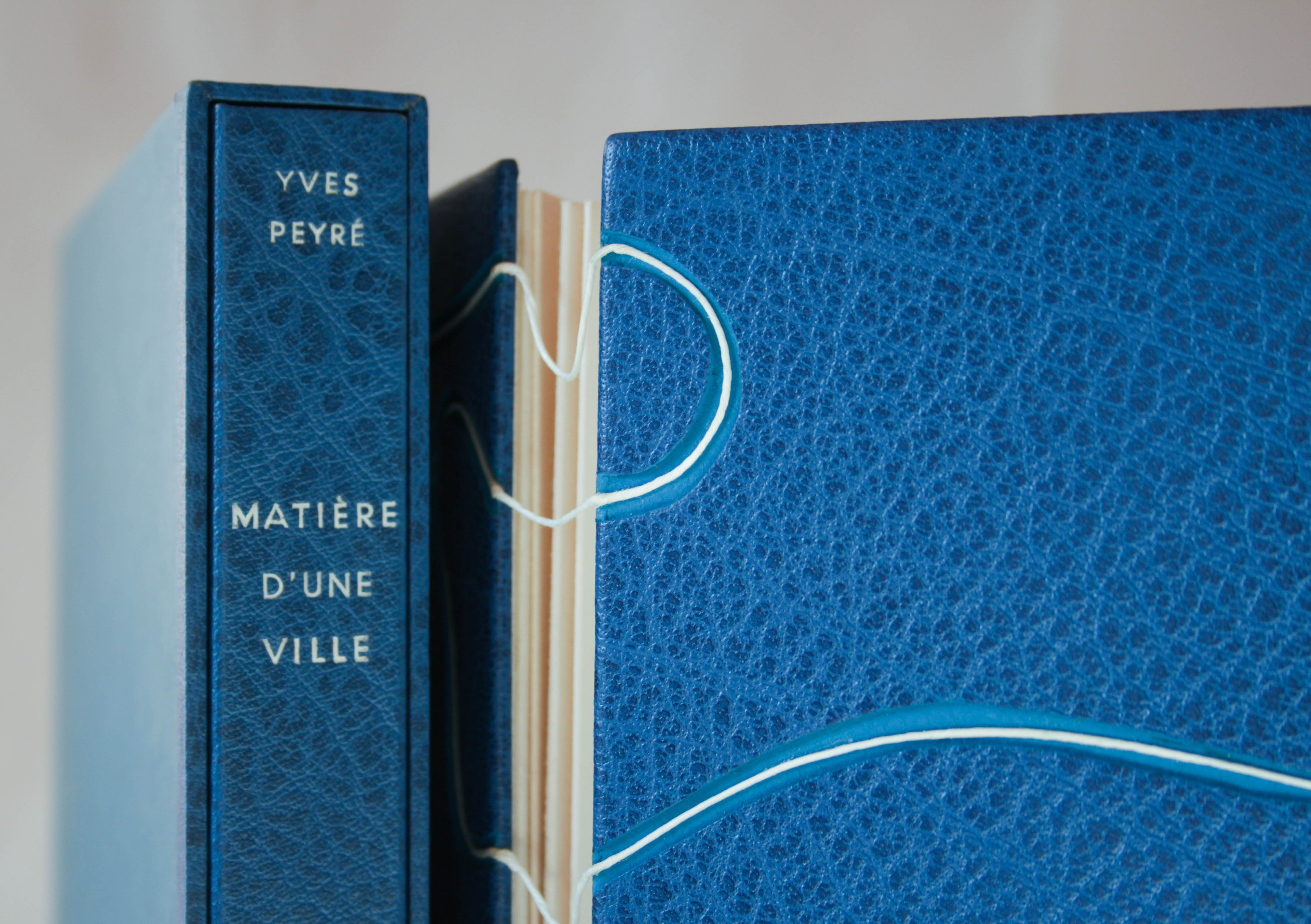 Reliure d'un livre d'artiste