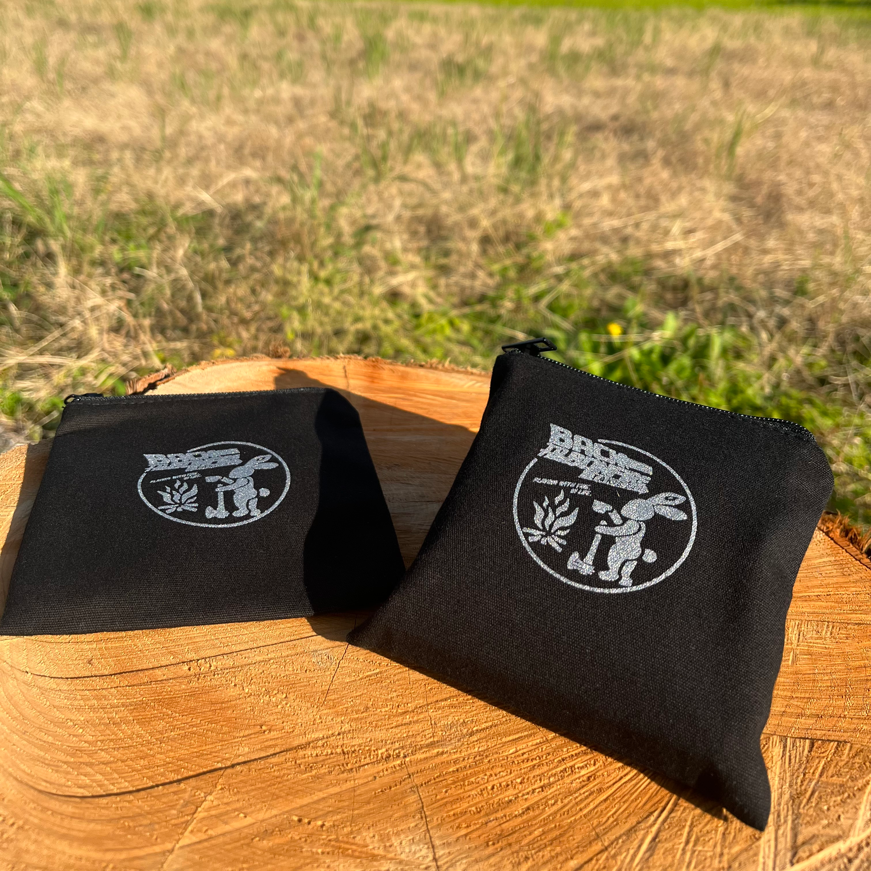 薪割ぴょん吉ミニポーチ