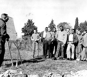 1964-Odessa-UD Professor Cotnoir give la