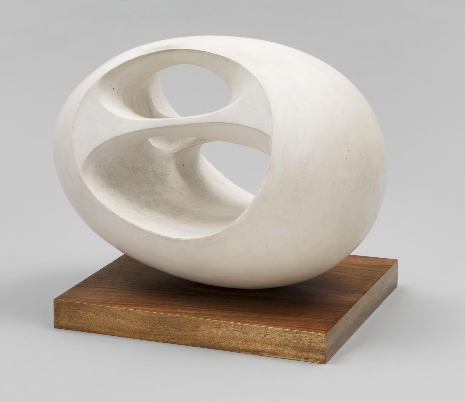 Oval Sculpture (No. 2) 1943