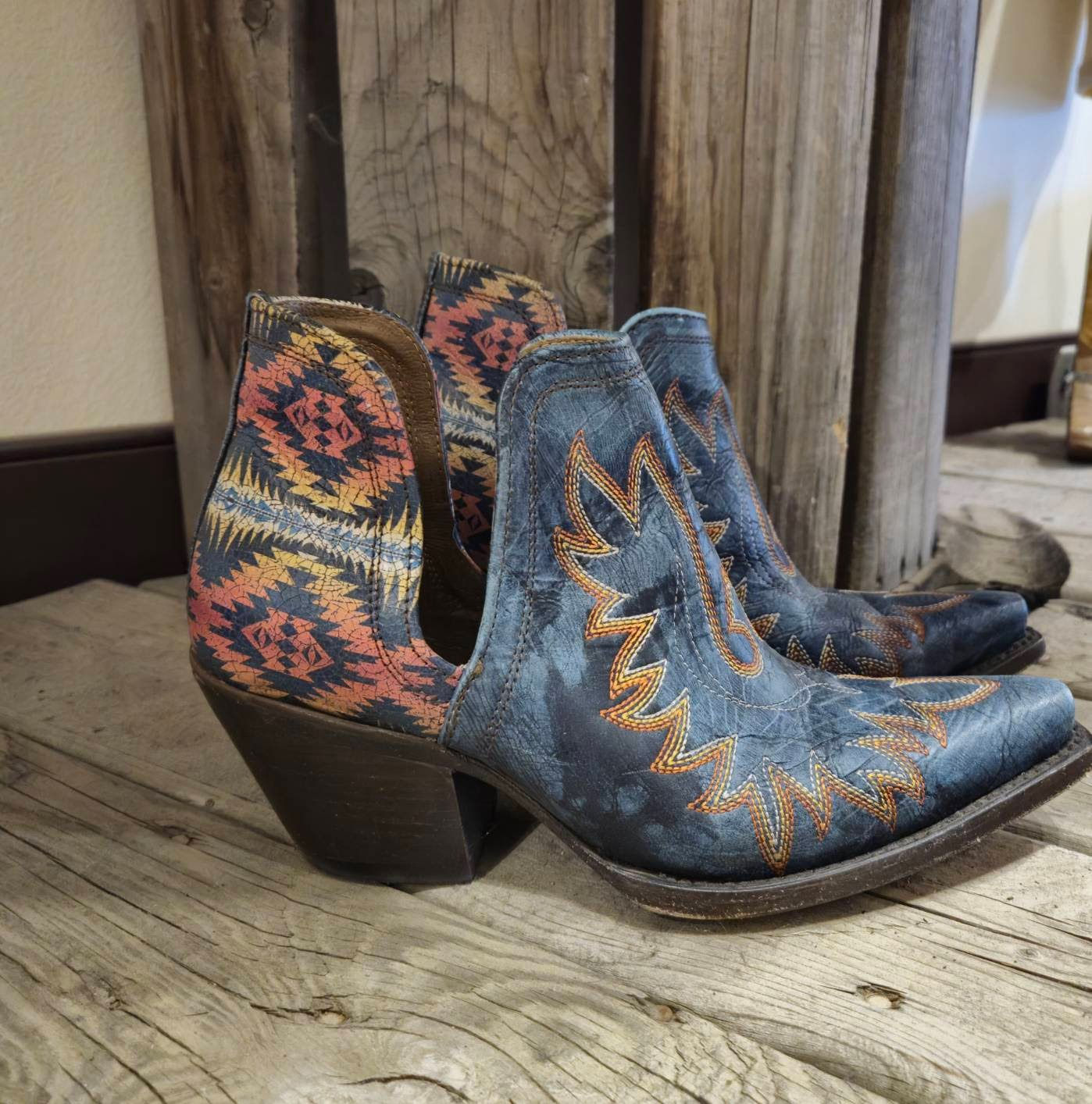 Ariat Women's Pendleton Dixon Aged Turquoise Snip Toe Booties