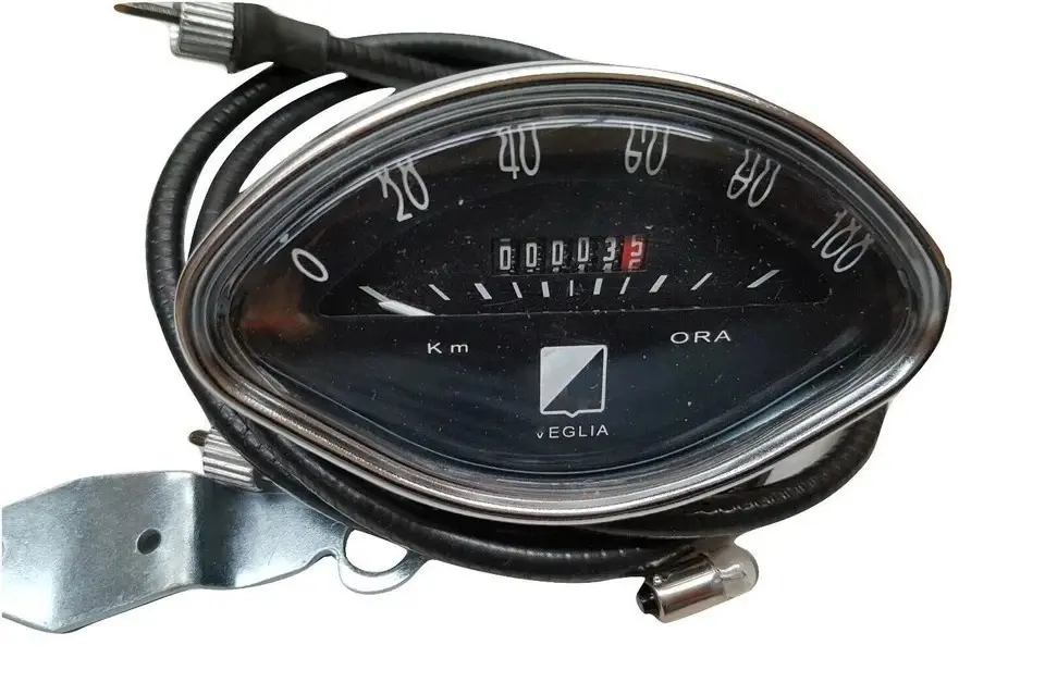 Vespa black clamshell speedometer with cable