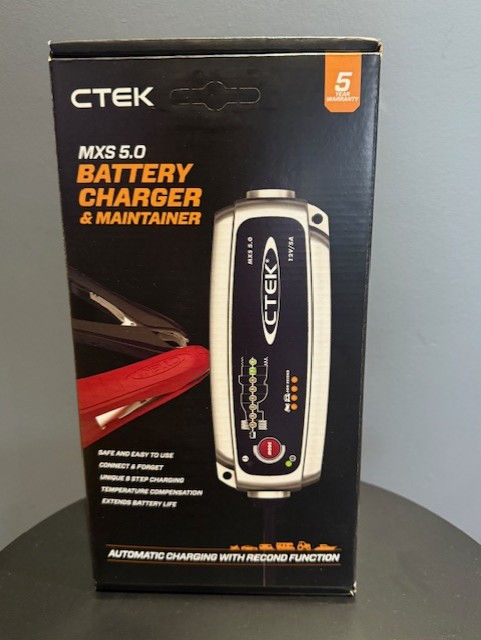 Car charger.jpg