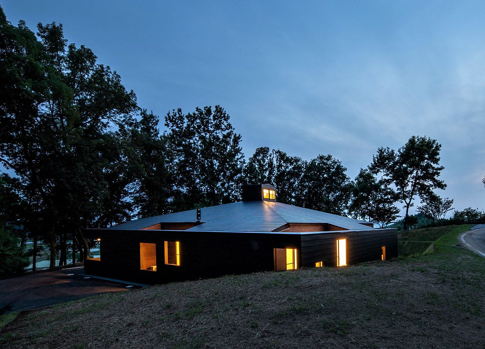 熊本の設計事務所が設計した熊本県菊池市に建つ白金の森のシェアハウス