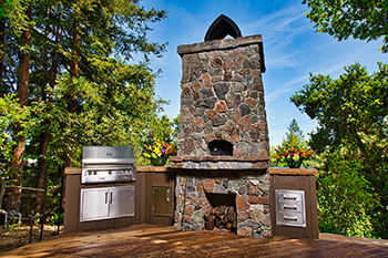 Woodside-Landscape---Fireplace- -Grill j - Tracery Builders