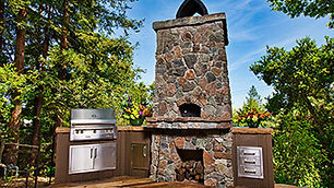Woodside-Landscape---Fireplace-_-Grill.j