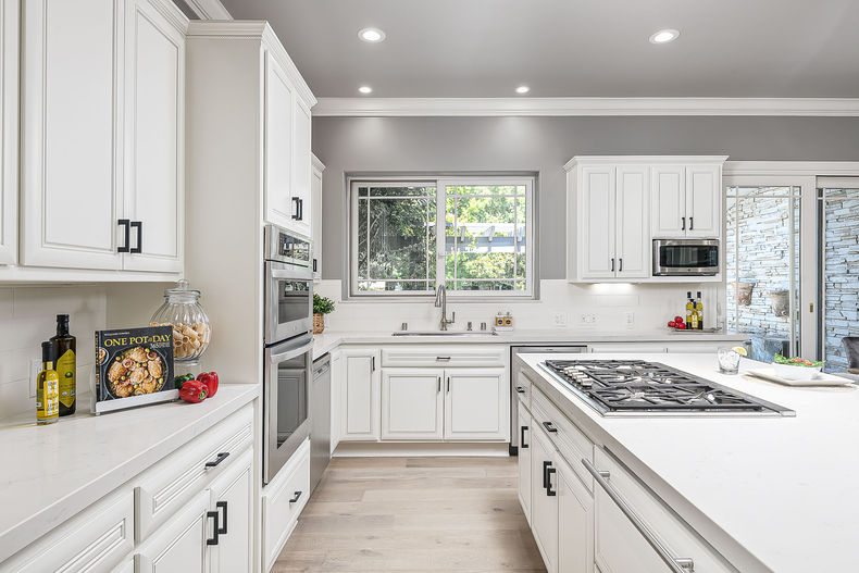 Transitional-Twin CreeksII-Kitchen-3-After.jpg