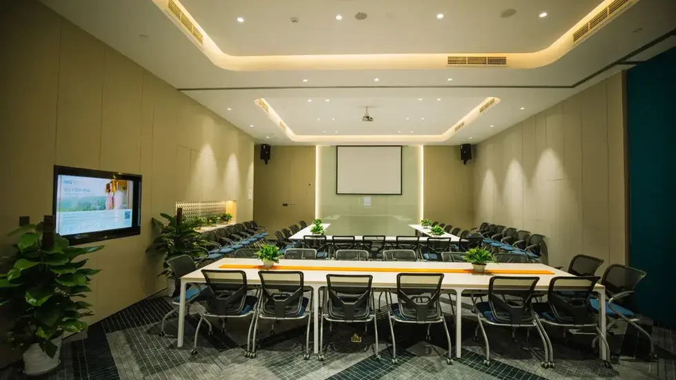 200g170000011juhu02EC_W_1280_853_R5