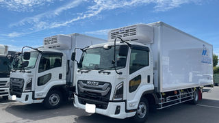 新しいトラック2台が仲間入りしました