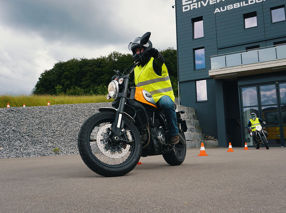 Miniaturbild: Motorradgrundkurs Teil 1, 2 & 3
