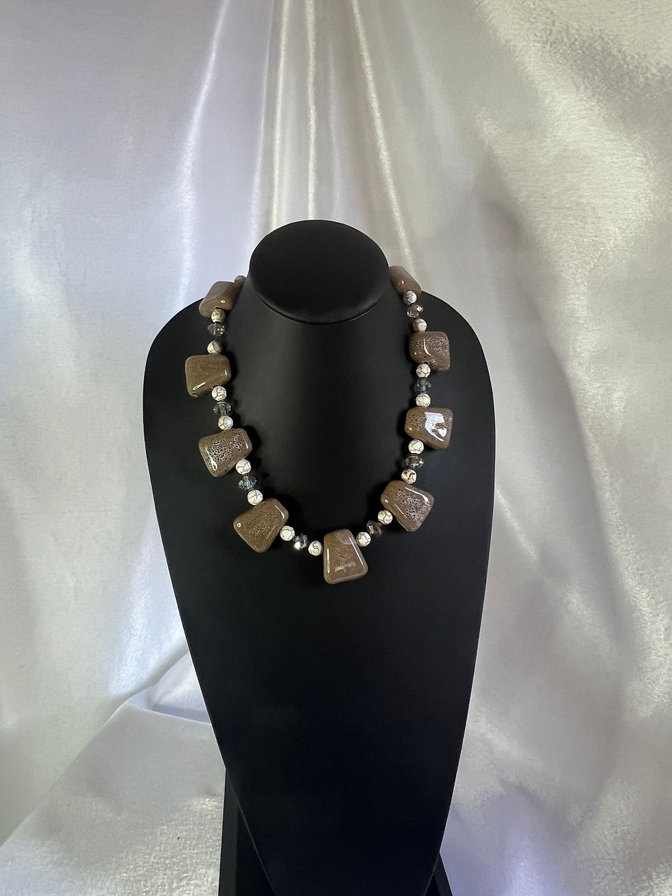 Donna Dressler Old Sterling Fashion Porcelain Necklace- Distant