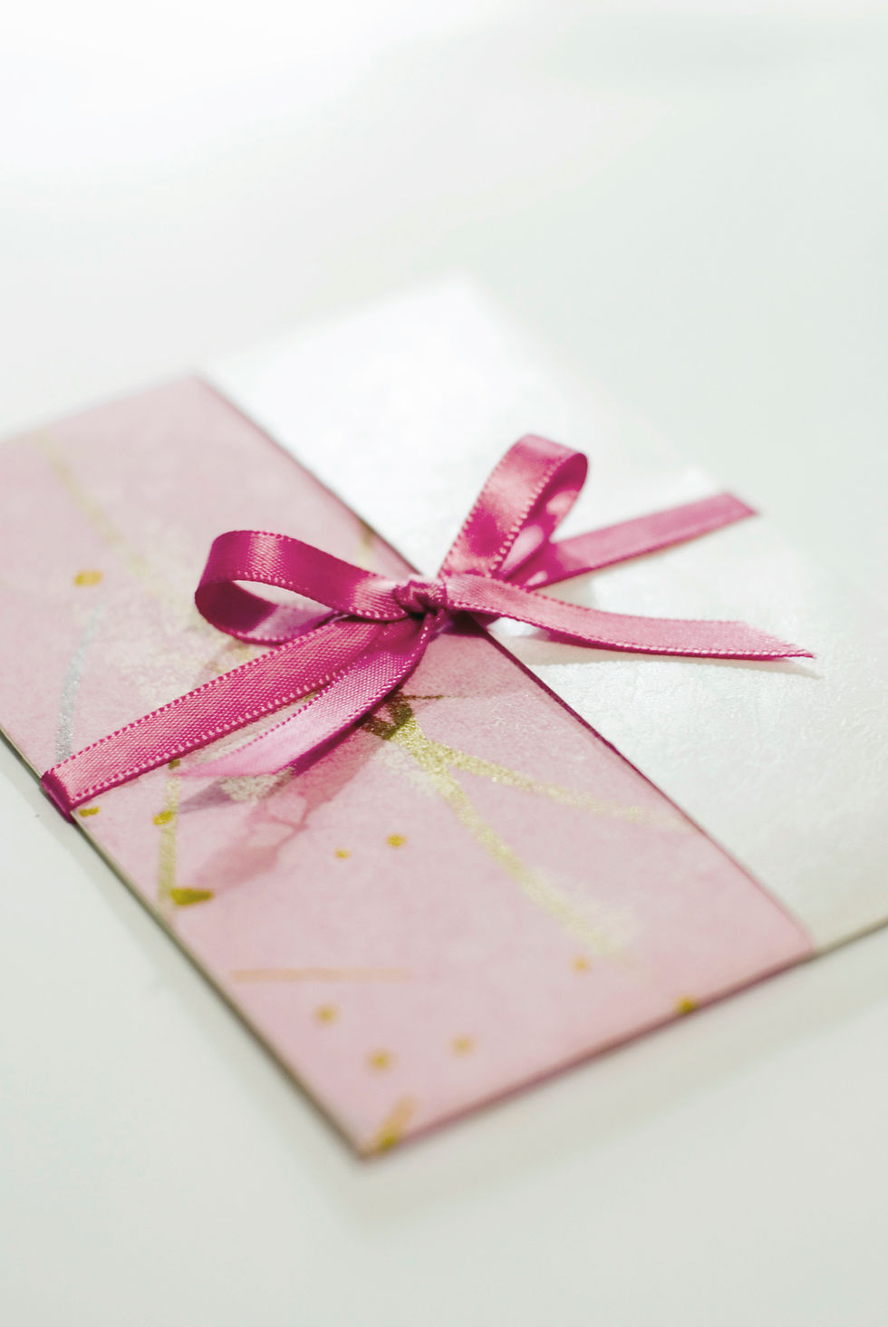 Rosa Geschenkumschlag