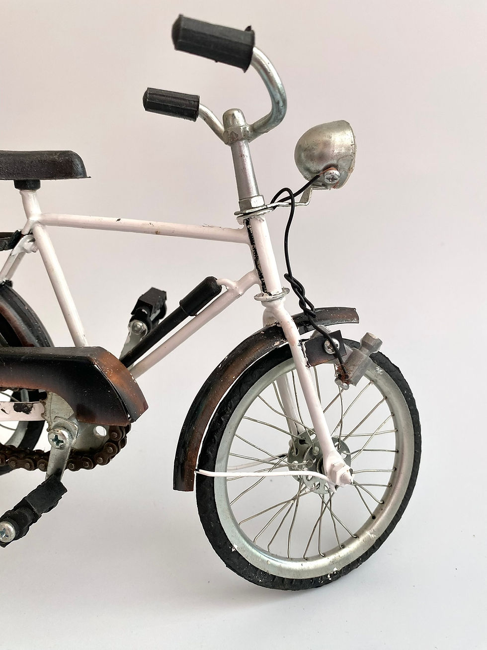 Thumbnail: Metal Bike -White