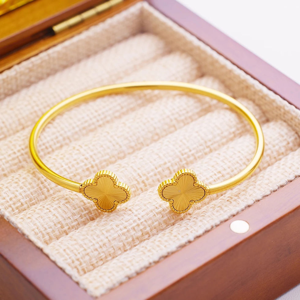 Thumbnail: Gold Vane cuff