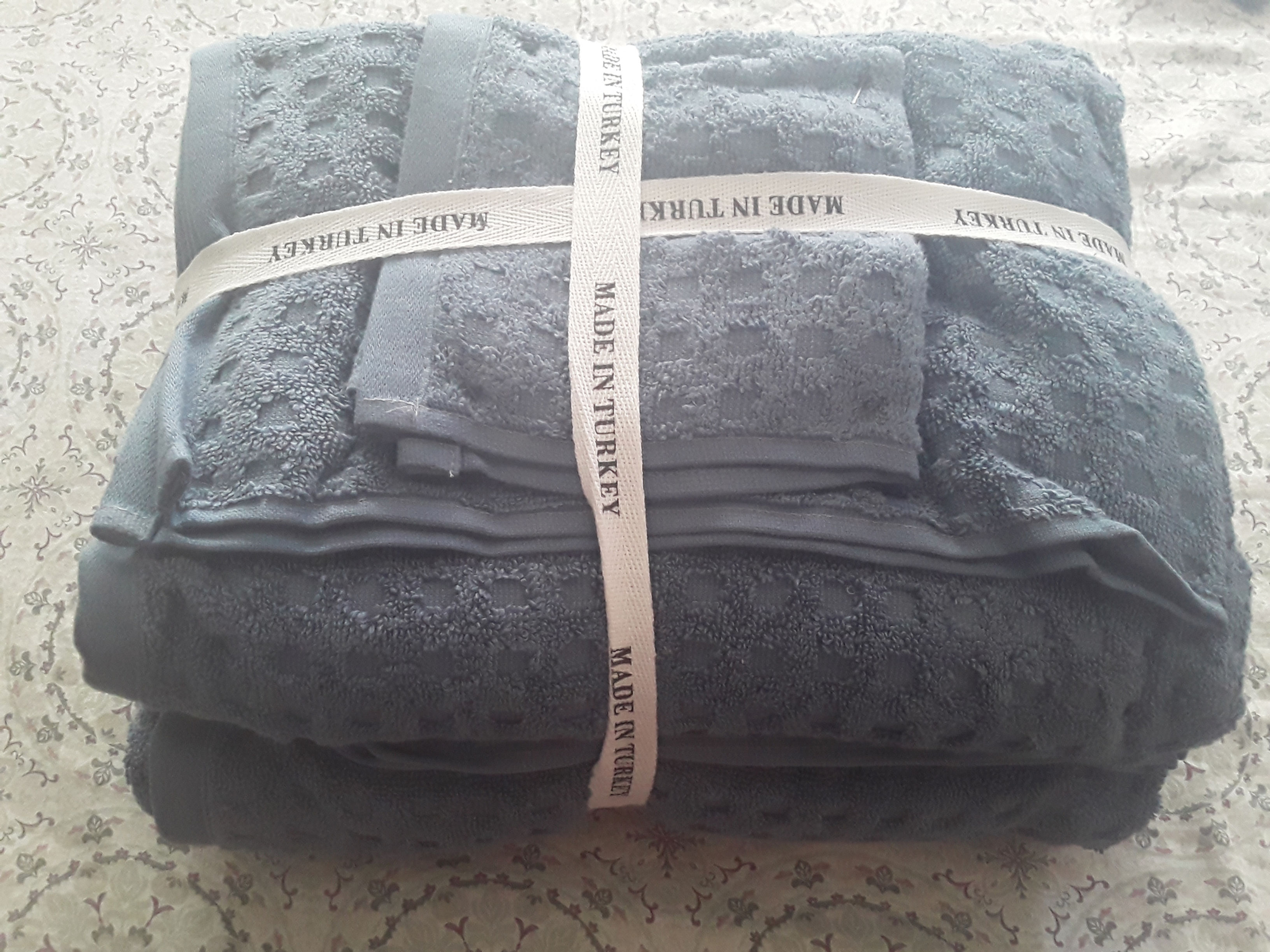 Hotel Blue Towel (6 piece set) & Dove set