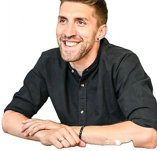 DJ lachend
