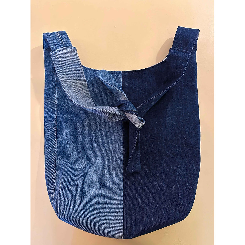 Thumbnail: LE SAC JULIA