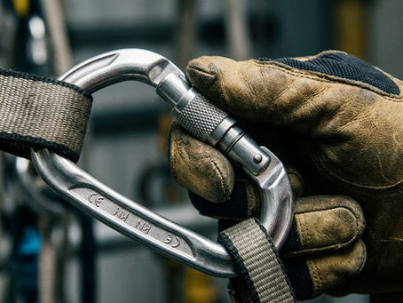 O Medo é Real, o Perigo Não: Quais os verdadeiros riscos do Bungee Jump e Rope Jump?