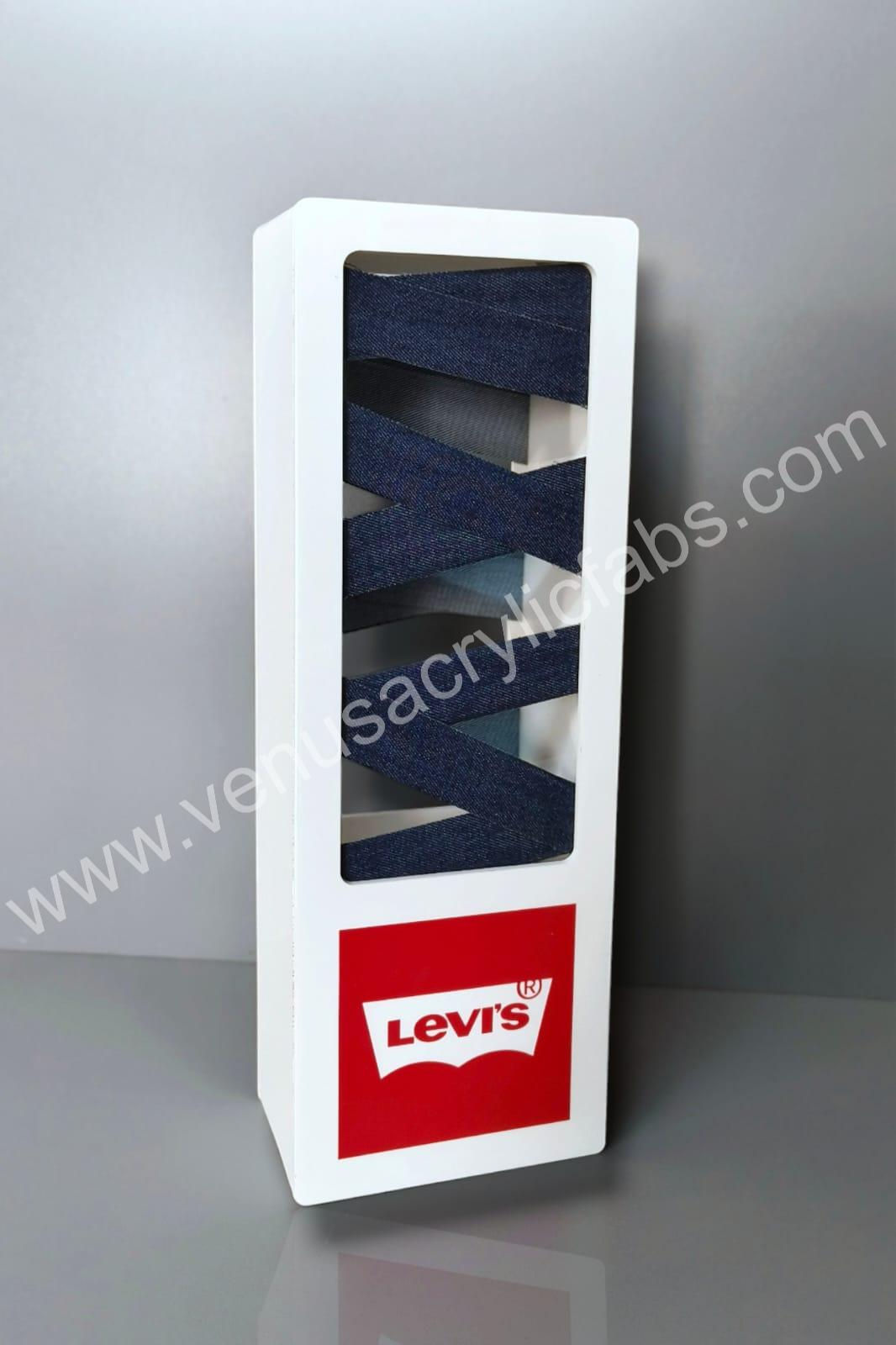 MS2213 Slim Levis Momento