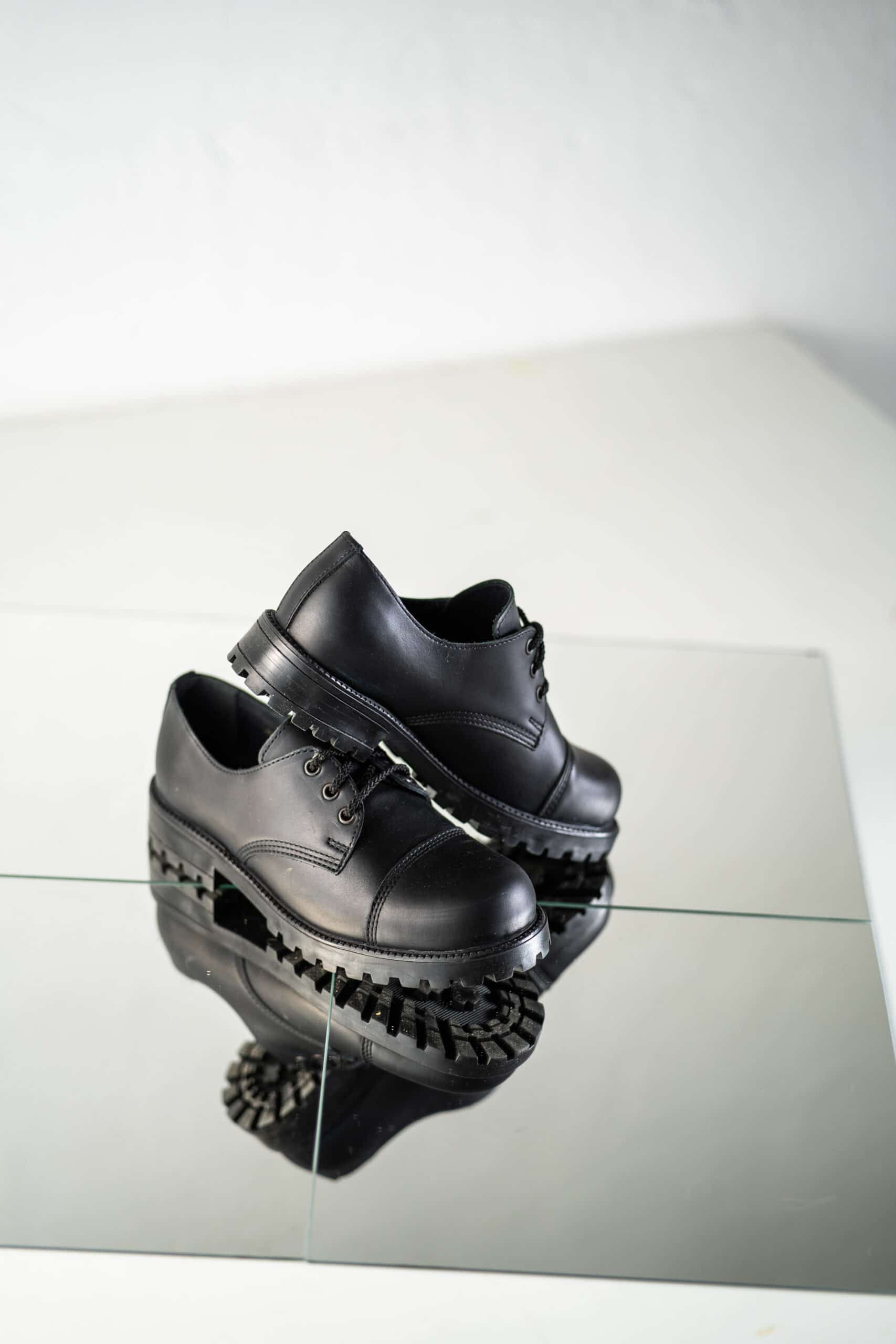 Samelin Widgets — Black Leather Shoes