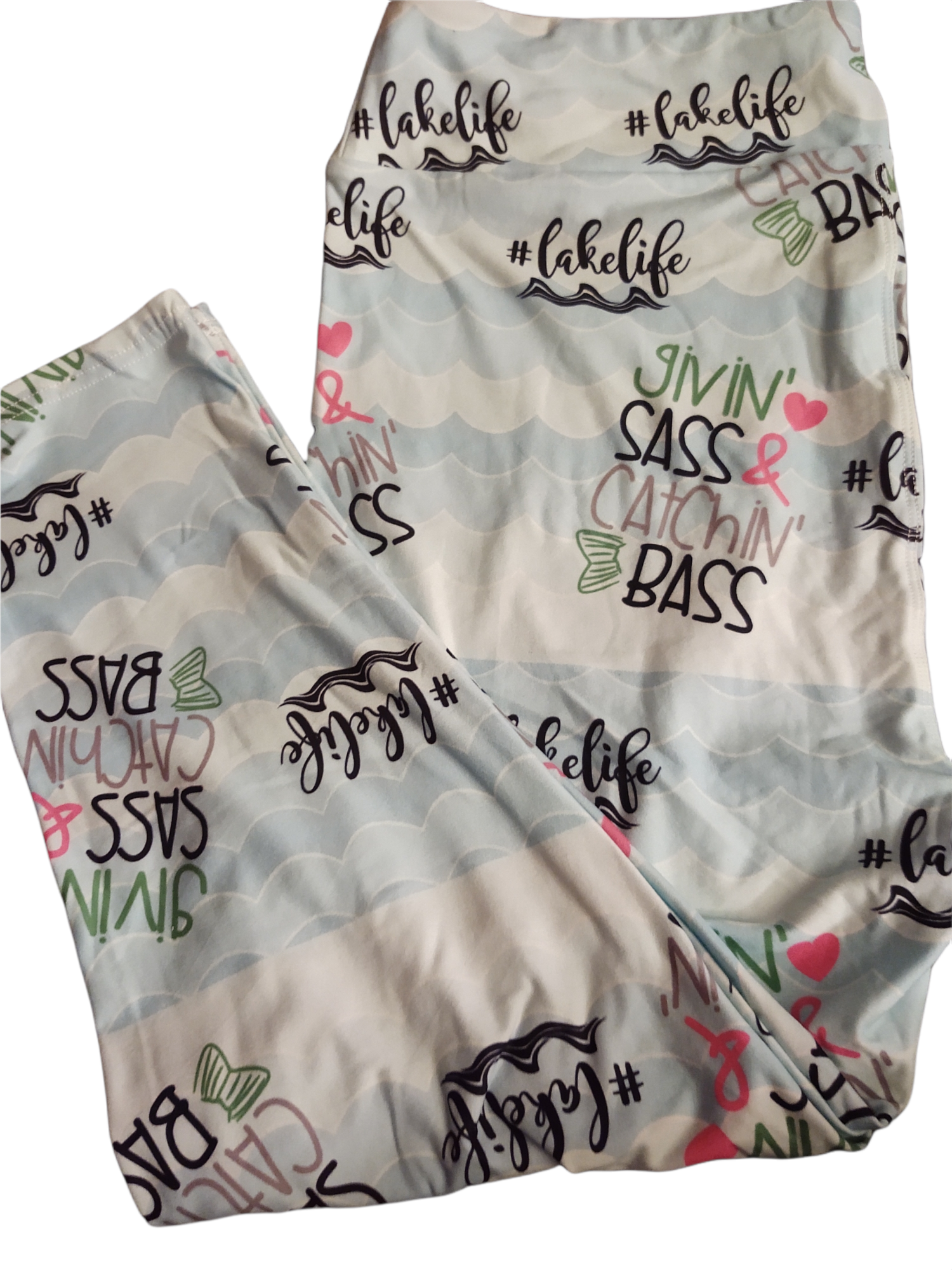 Giving sas and catchin bass Capri soft leggings