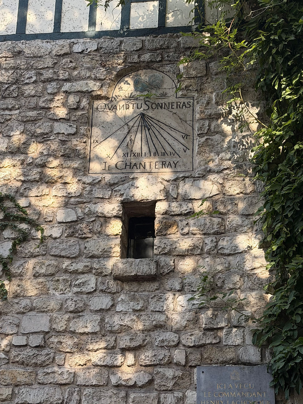 Vintage sundial that reads:   “when you shine, I sing”