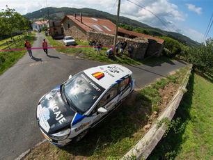 Javier e Iván Bouza buscan brillar en el rallye de casa.