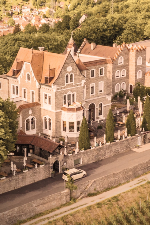 schlosshotel-steinburg-ueber-uns1_edited_edited_edited.jpg