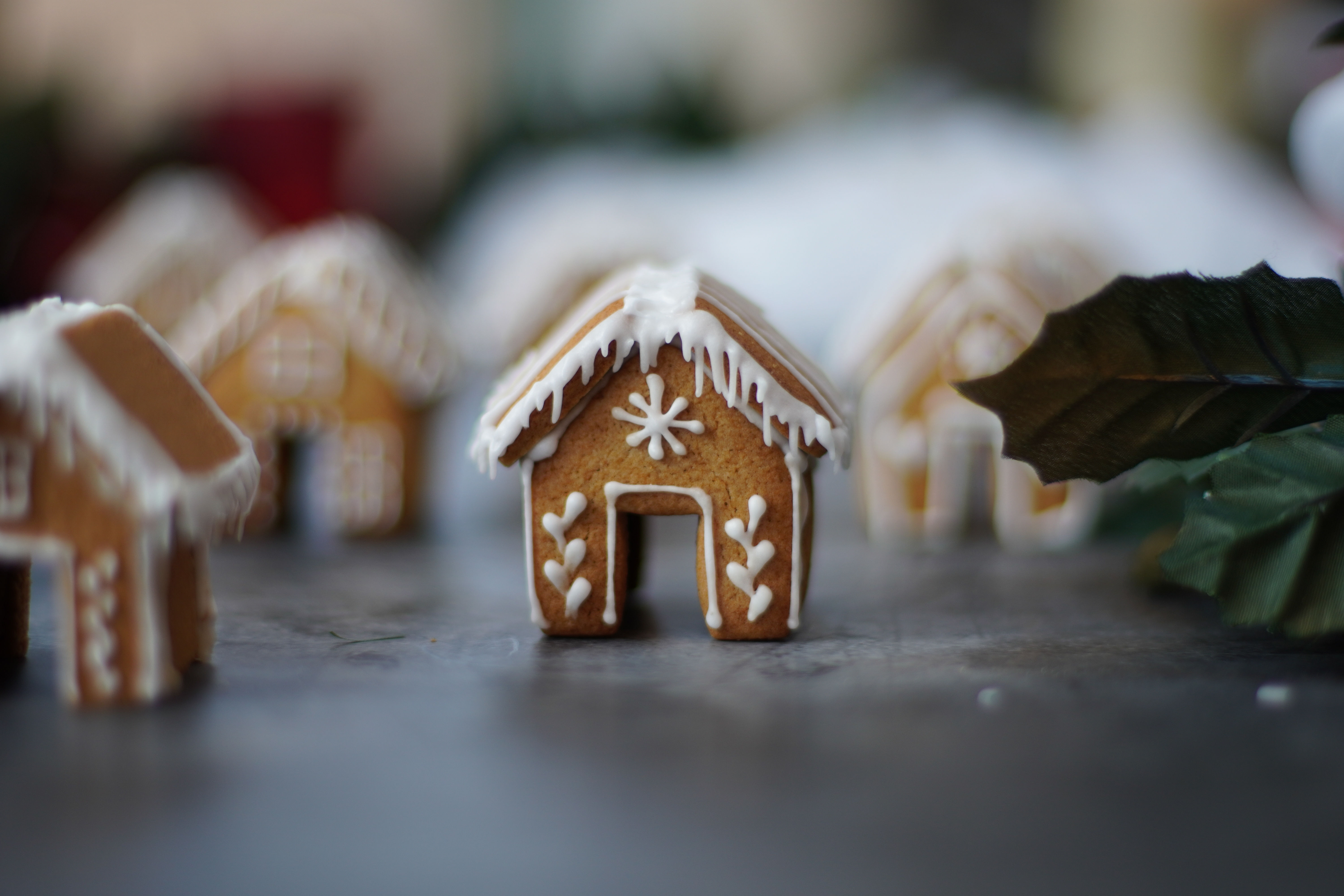 mini gingerbread houses