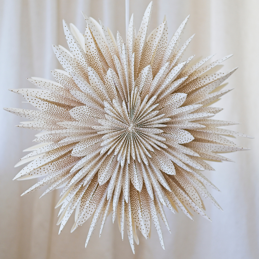 Wall & Window Paper Snowflake Off-White w Gold Dots D65cm