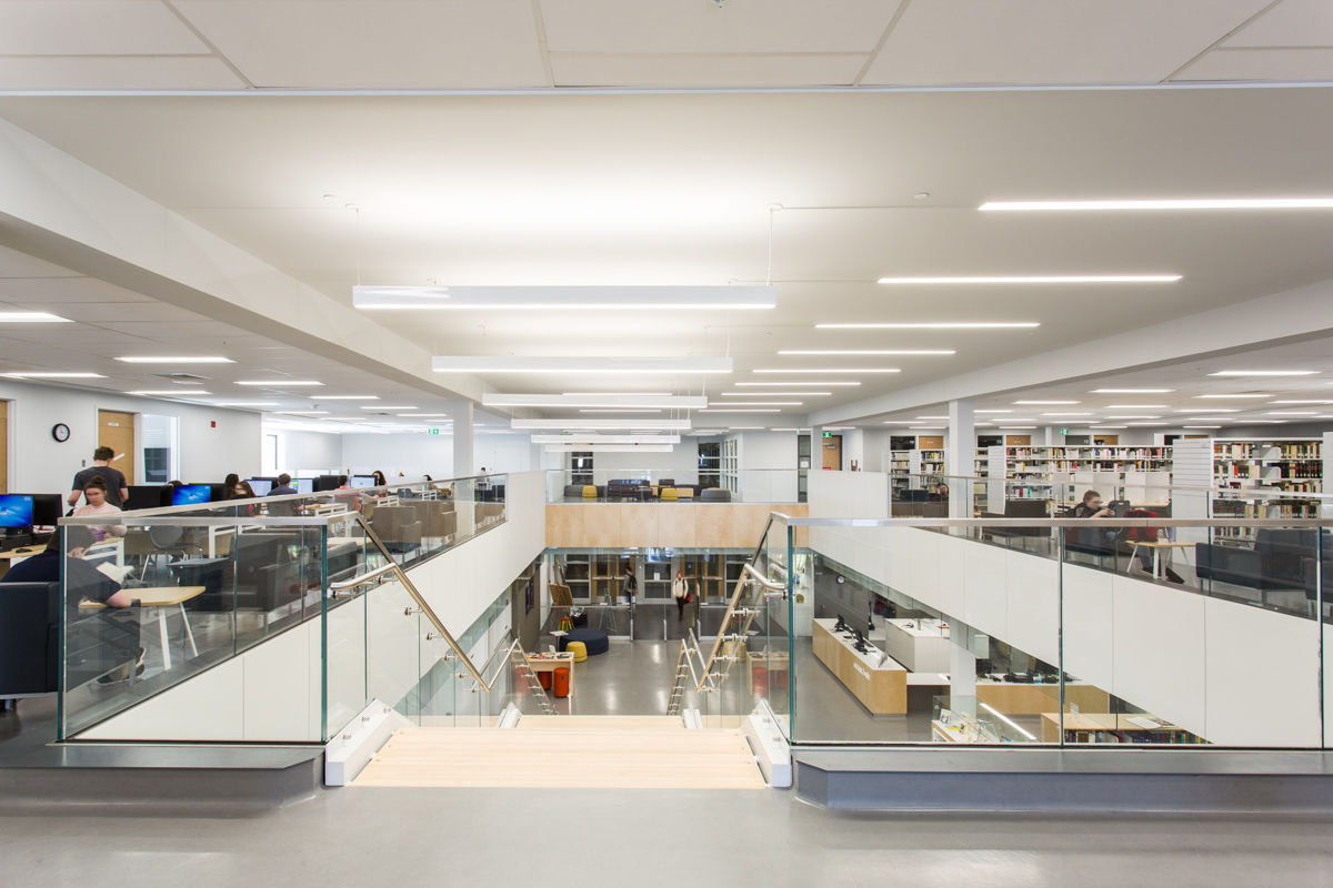 Carrefour de l'information du Cégep de Lévis-Lauzon architecture