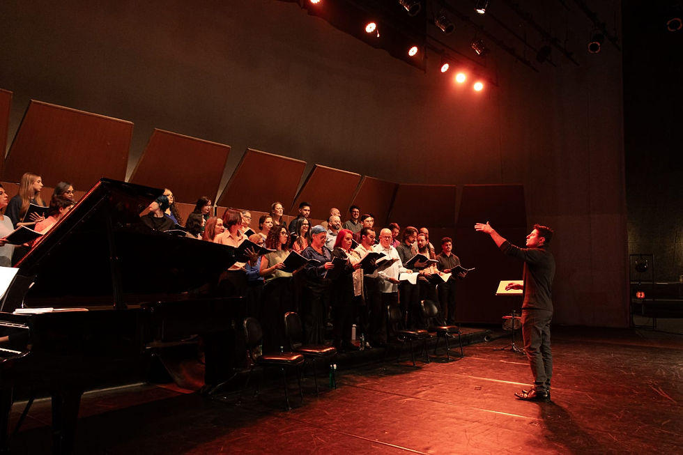 Teatro Municipal de Santo André recebe espetáculo Carmina Burana com coro de 150 vozes