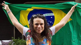 Janaina Paschoal é contra manifestação de apoio a Bolsonaro.