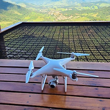 imagem de drone em campo