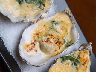 Gratinated oysters, champagne and parmesan