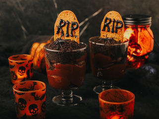 HALLOWEEN - Chocolate mousse in a glass