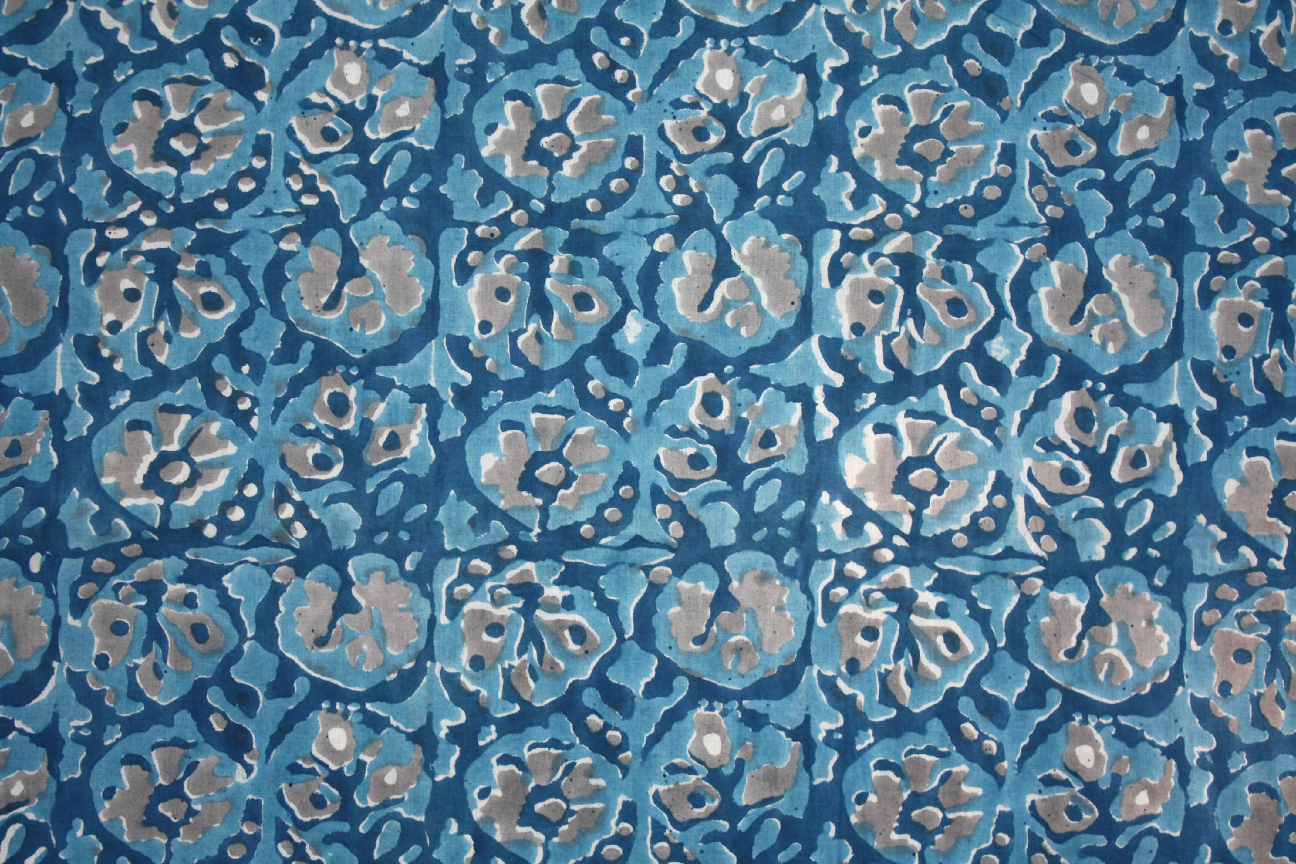 tissu indien motif ikat bleu, turquoise et gris