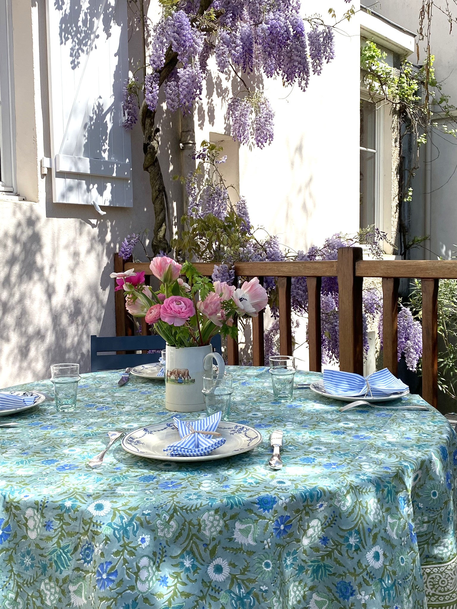 nappe Flora bleue avec serviettes