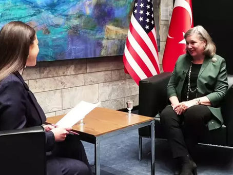 Ολγκίν Κουεγιάρ, Βικτώρια Νούλαντ και τουρκικό κομπολόι...