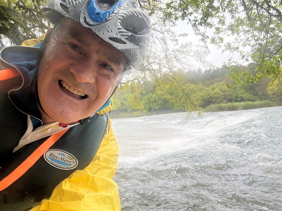 Luiz Severo Semkiw, um chefe escoteiro que percorre de caiaque o Rio Canoinhas