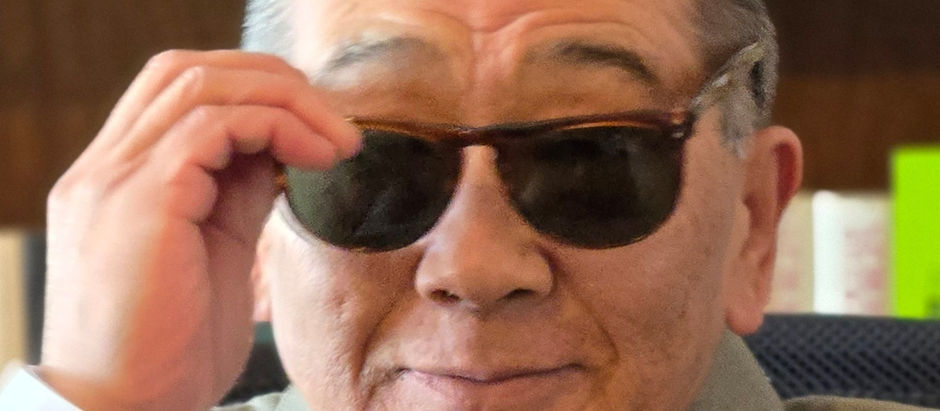 Hatsuo Fukuda, cronista sem-noção, prefere chá de flores de hibisco, mas na falta, tomará uísque.