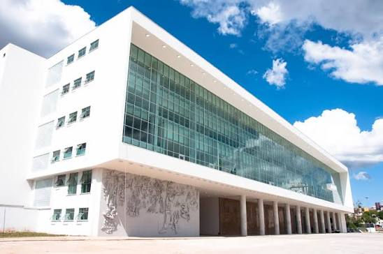 Palácio Iguaçu, alvo da cobiça dos candidatos Sergio Moro, Requião Filho, Sandro Alex e Rafael Greca.