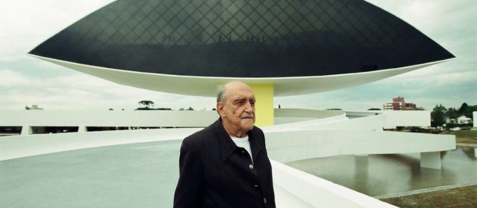 Arquiteto Oscar Niemeyer e o MON