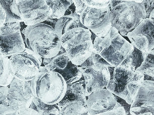 Comment choisir entre glaçons ou glace pilée pour un événement ?