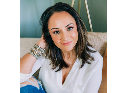 Amanda Jones _ Trauma Therapist in Tucson _ Casual Headshot_edited.png