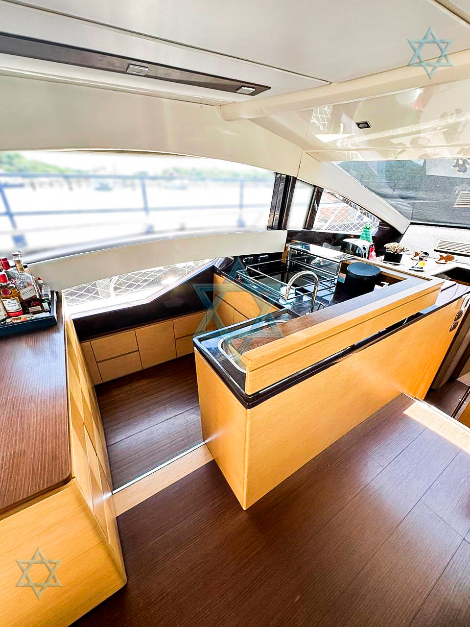Miniatura: INTERMARINE 600