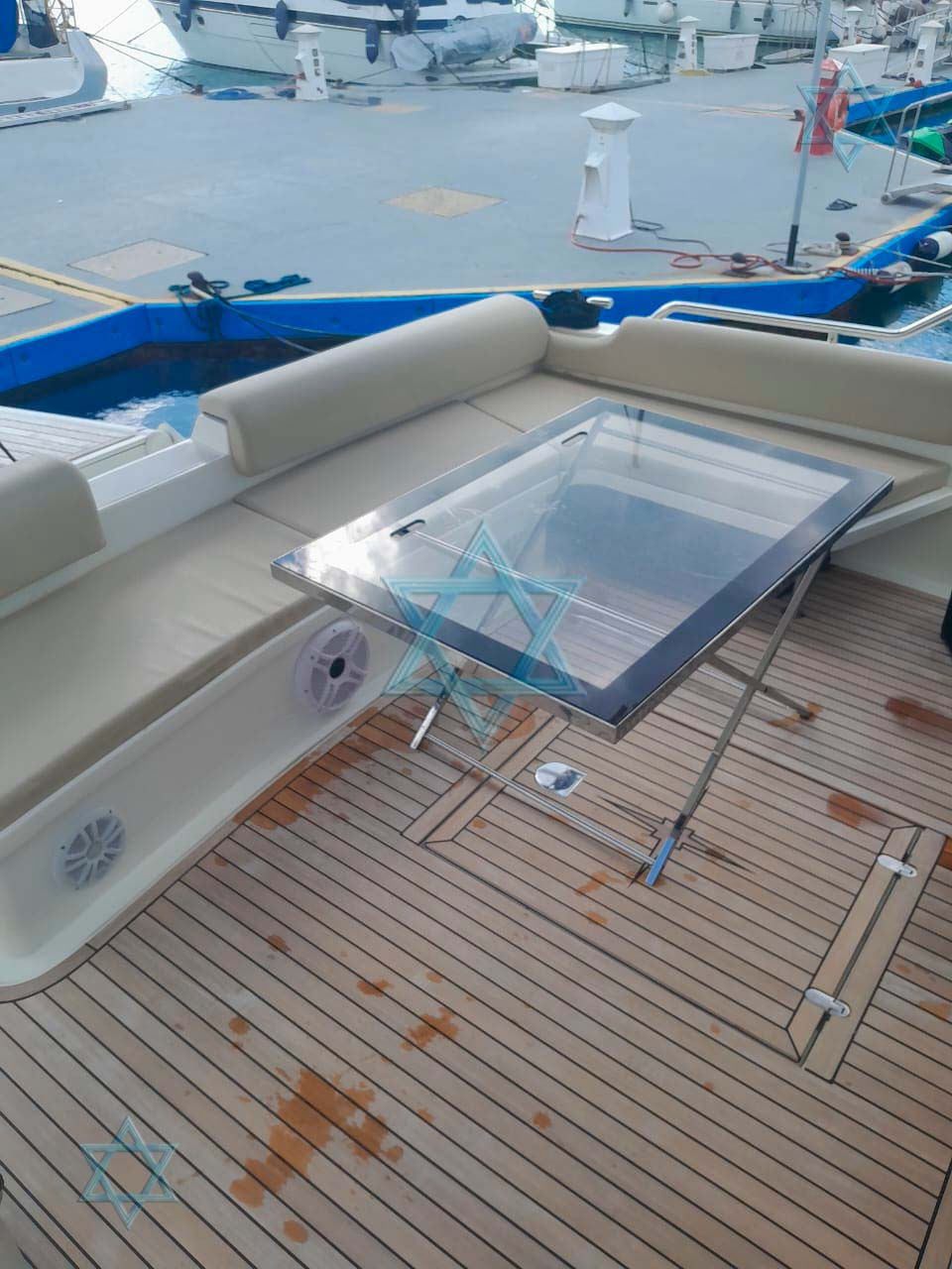 Miniatura: Ferretti 43