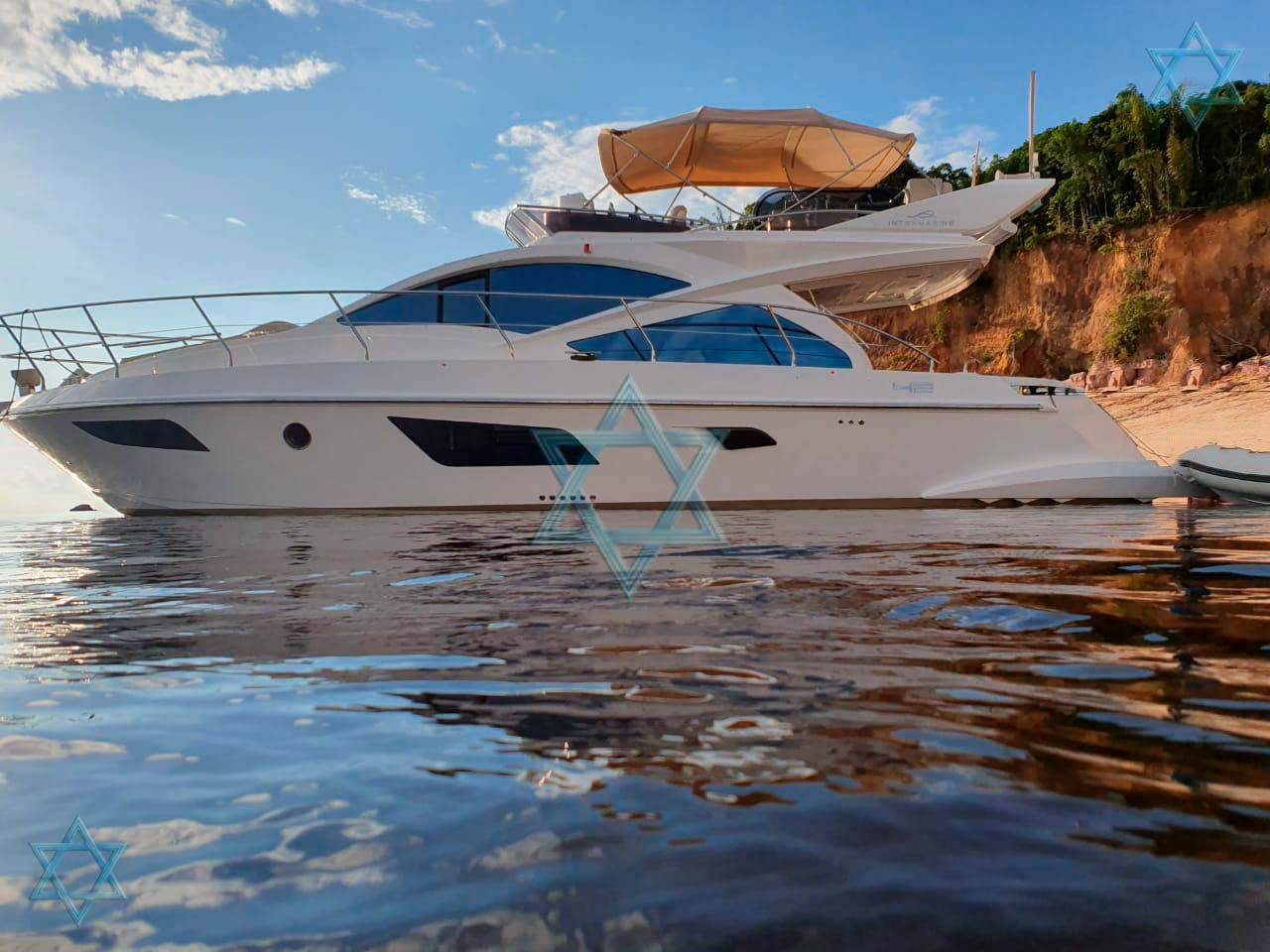 Intermarine 42 Fly