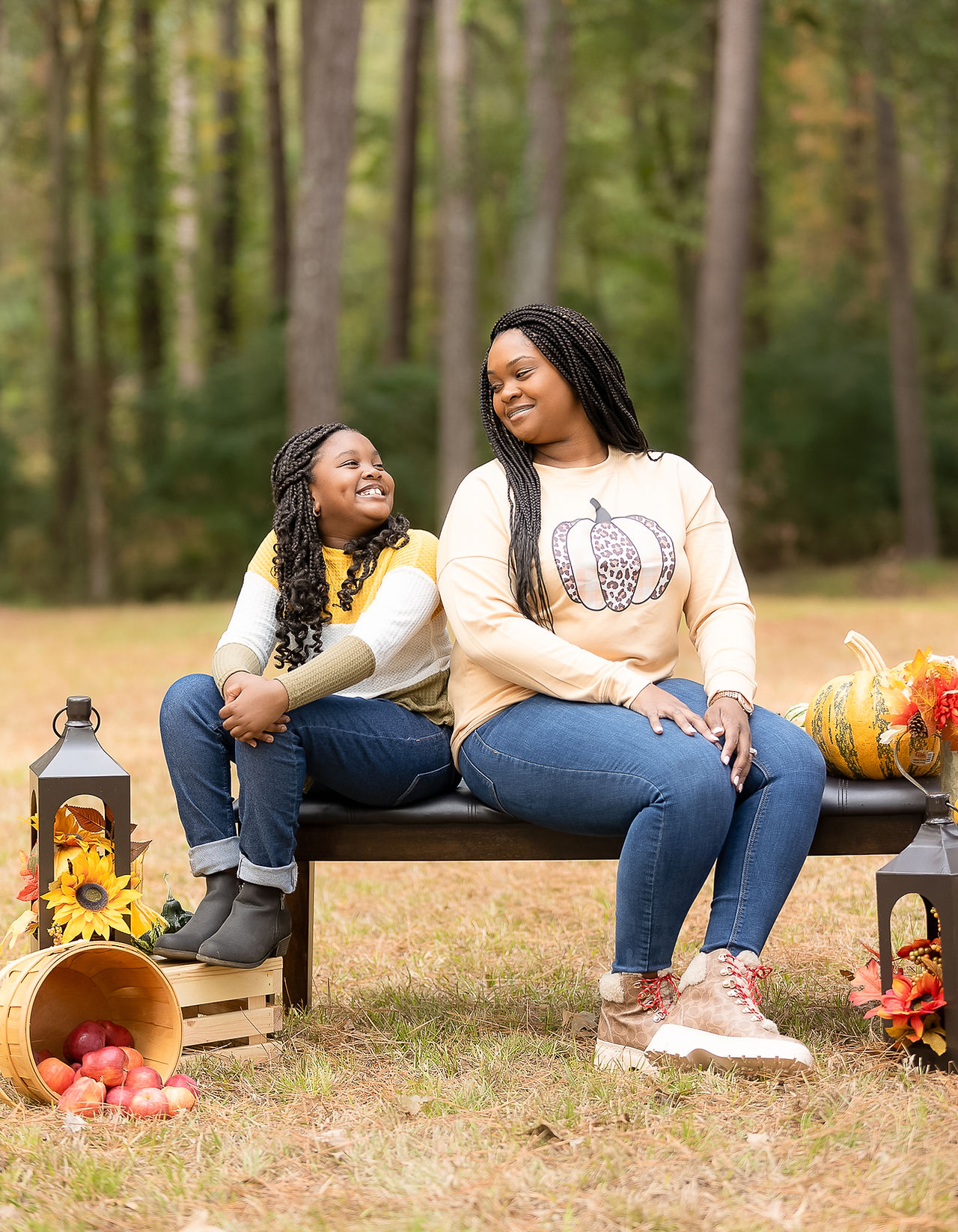 Sheena Alexander sasy shutters photography fall family photo mother and daughter