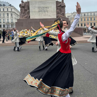 No Brīvības pieminekļa līdz “Pērkonam” – svinam 4. maiju